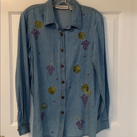 Embroidered Grapes and Leaves Cotton Shirt - Picture 4 of 12